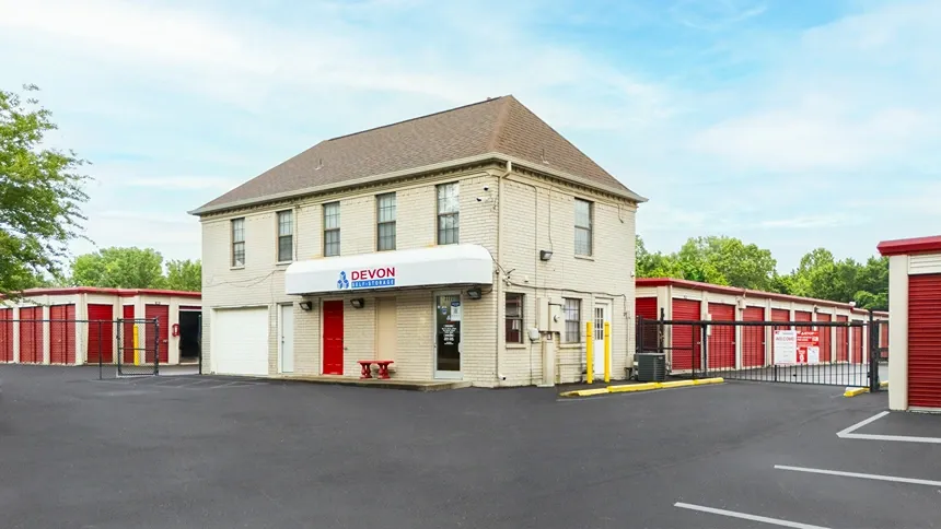 White self storage building at 7777 Moriarty Road Cordova, TN 38018.