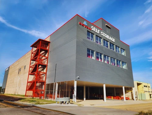 Devon Self Storage Baton Rouge, Louisiana - 415 N. 15th St. storage facility exterior view