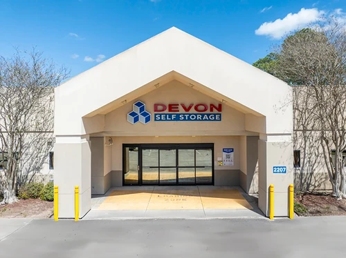Devon Self Storage Lafayette, Louisiana - 2207 Pinhook Road storage facility exterior view