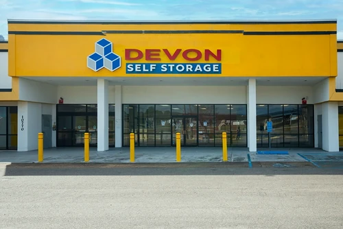 Devon Self Storage Baton Rouge, Louisiana - 10770 Jefferson Highway storage facility exterior view
