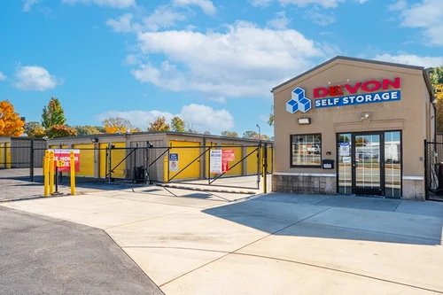 Devon Self Storage Greensboro, North Carolina - 4207 Hilltop Rd storage facility exterior view