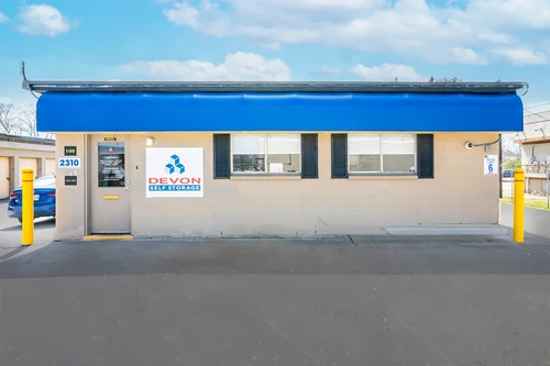 Devon Self Storage Lafayette, Louisiana - 2310 Pinhook Rd. storage facility exterior view
